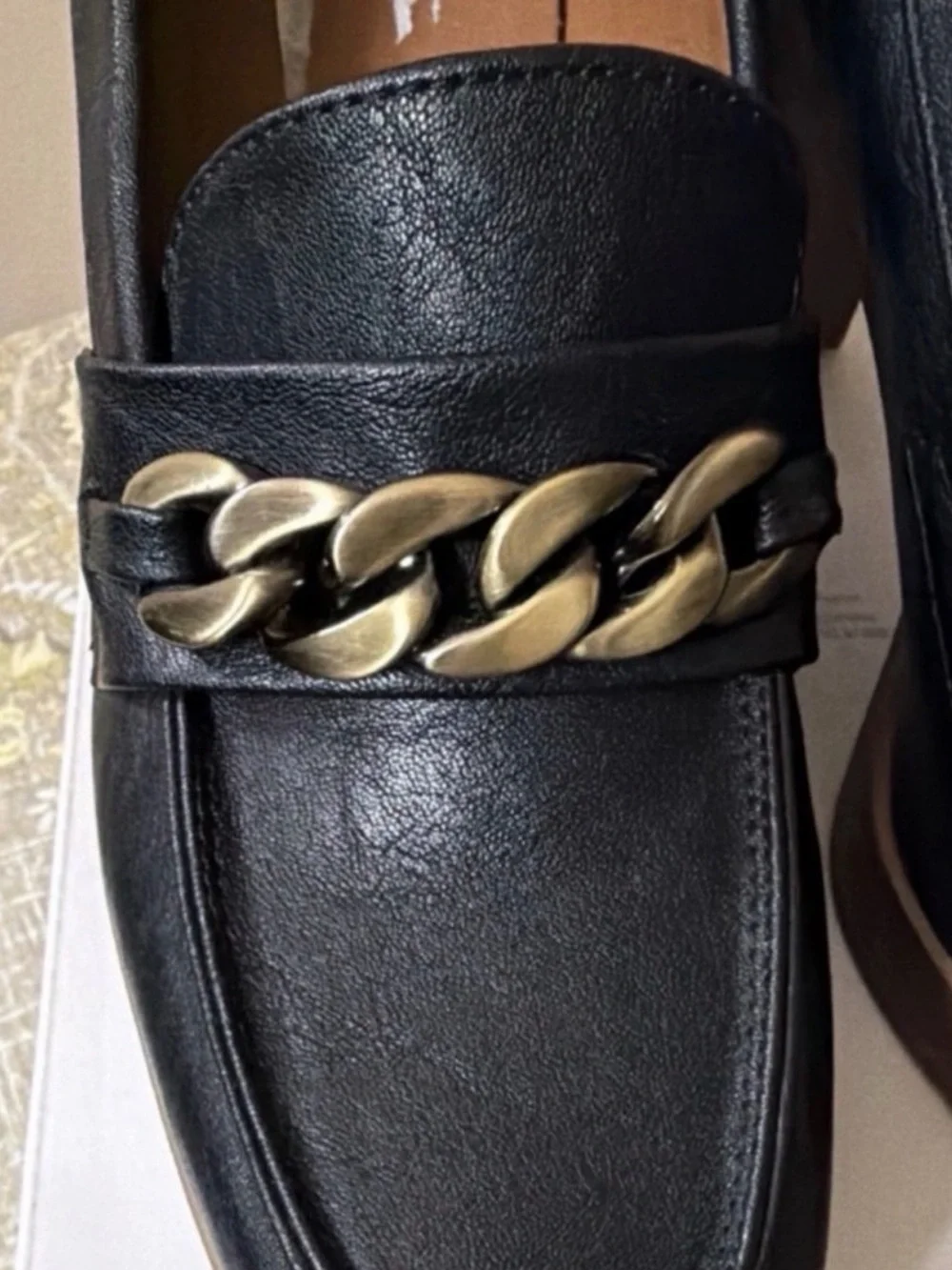 🖤 White Mountain Black Chain Loafers 🖤